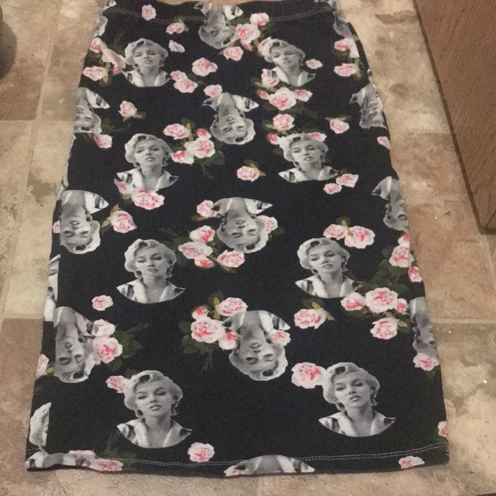 Marilyn Monroe pencil skirt